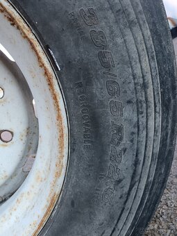 KOMPLETNÍ OBUTÉ KOLO AUTOVLEK 385/65r 22,5 - 2