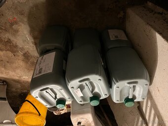 Novy hydraulicky olej ENI Arnica 68 - 2