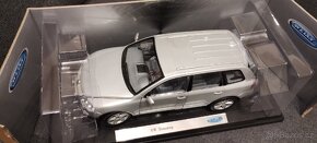 VW Touareg 1/18 - 2