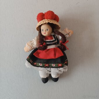 Panenka s porcelánovou hlavou - 2