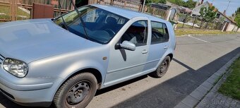 Golf 4 1.6 benzín - 2