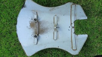 Kryt motoru na Mf-70 (MF70)- - 2