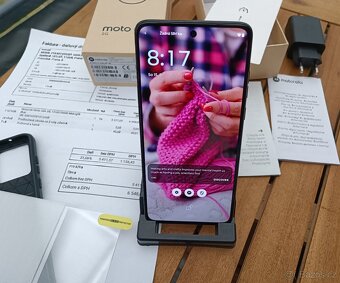 Motorola G84 - 5G 12GB RAM, 256GB,obal, prodloužená záruka - 2