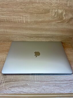 Apple MacBook Air 2019 Silver - 2