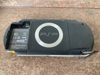 Kapesní herní konzole SONY PSP 1004 - nálezový stav - 2