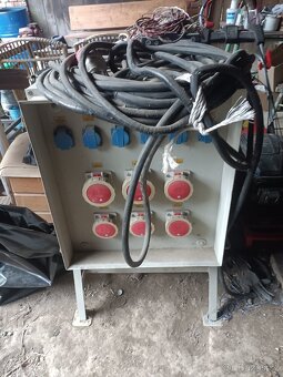 Elektrický rozvaděč viz foto - 2