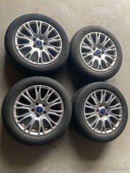 Kola ford focus - 2