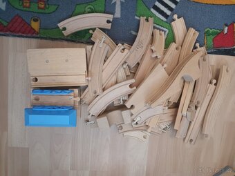 dřevěné koleje + příslušenství - 2