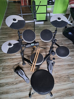 Roland TD4KP+stolička Sonor +pad PD8+stojánek na noty - 2