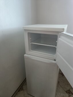 Nižší lednice značky Zanussi - 2