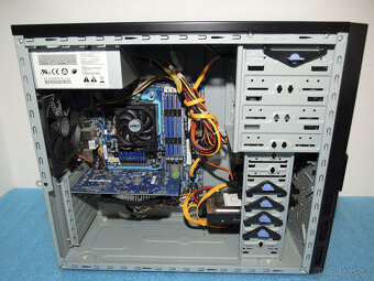 Multimediální PC 3. Jádro AMD 2.9GHz SSD128+500GB Radeon5570 - 2