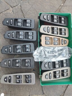 Ovladače stahováni oken, ventilátor, airbag, emblem Rexton - 2