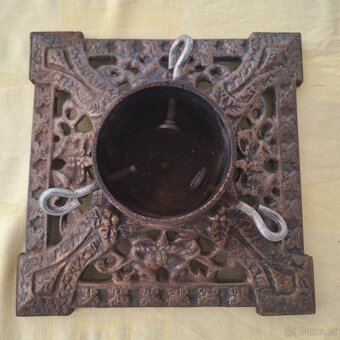 Litinový stojan na vánoční stromek - 2