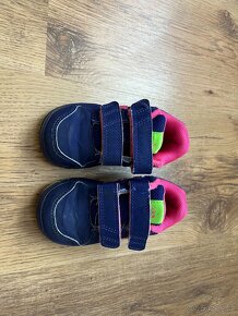 Dívčí tenisky Adidas 22 - 2