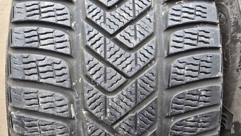 Zimní pneu 255/45/19 Pirelli - 2