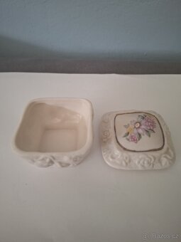 Mix keramických dekorací-vázička,hrníček,dóza,talířek - 2