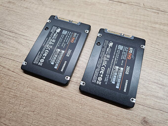 2,5“ SSD disky Samsung  EVO 860, 870 250GB - 2