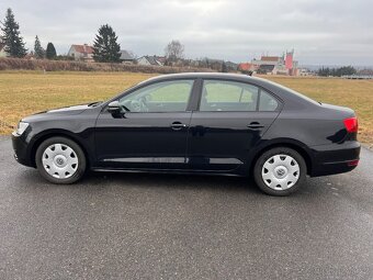 Volkswagen Jetta - 2