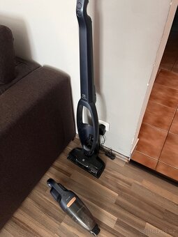 Tyčový vysavač elektrolux - 2