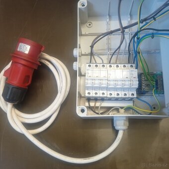Prodám elektrický rozvaděč se zásuvkami - 2