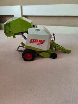 Balíkovač slámy Bruder model CLASS - 2