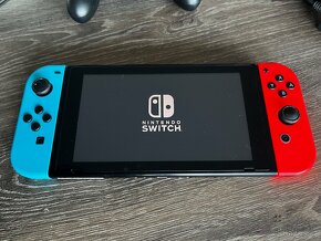 Nintendo Switch a příslušenství - 2
