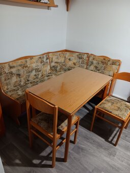 Rohová jídelní lavice, stůl a židle - 2