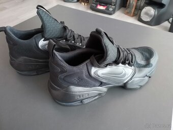 Prodám Nike air training, úplně nové,originál, - 2