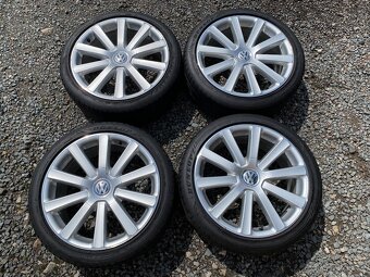 Alu orig letni sada VW Omanyt 5x112 7,5J ET49 225/40 R18 - 2