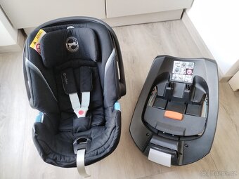 Vajíčko Cybex Aton 5 se základnou - 2