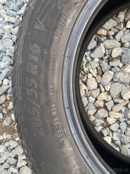 Pneu 205/55 R16 - 2