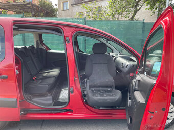 Citroën Berlingo upravený pro převoz vozíčkáře - 2