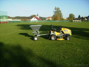Sypač soli, rozmetadlo hnojiv s šířkou záběru až 3 metry - 2