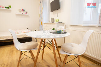 Pronájem bytu 1+kk, 25 m², Jindřichův Hradec, ul. nám. Míru - 2