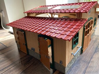 Schleich stáj 42195 - 2
