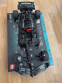Lego Technic Mercedes AMG F1 - 2