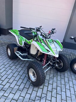 Suzuki LTZ 400, stunt, po zadnim, - 2
