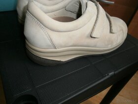 BOTY DÁMSKÉ NA ŠIRŠÍ NOHU, vel. č. 40 . - 2