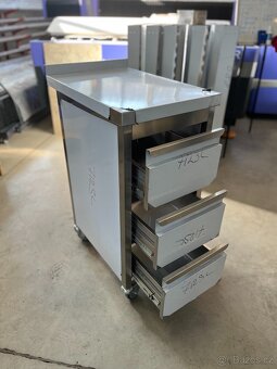 Nerezový stůl se zásuvkami - 2