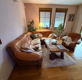 Kožená sedačka se stolem a komoda na hifi a TV - 2