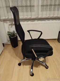 Kancelářské křeslo - 2