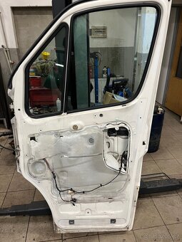 Dveře mercedes sprinter - 2