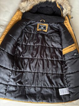 Prodám chlapeckou zimní bundu s kapucou plus dám vestu M&S - 2