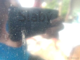 UE32D4000 55UM7100PLB - 2