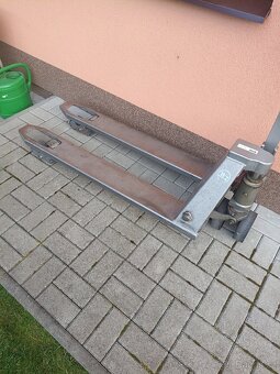 Paletový vozík - 2