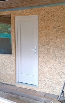 Prodám dřevěné vchodové dveře - 2