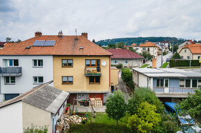 Rodinný dům 6+2 s 2 garážemi - 2