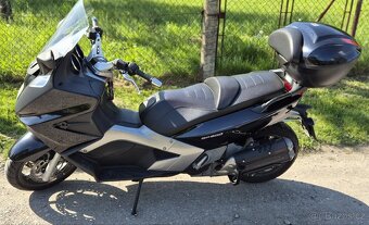 Gilera GP800 - 2