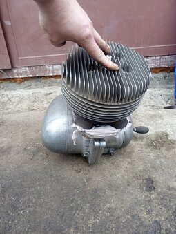 Motor a rám ČZ - 2