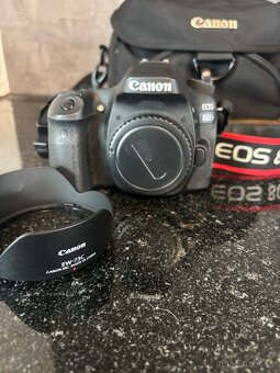 Canon EOS 80D - 2